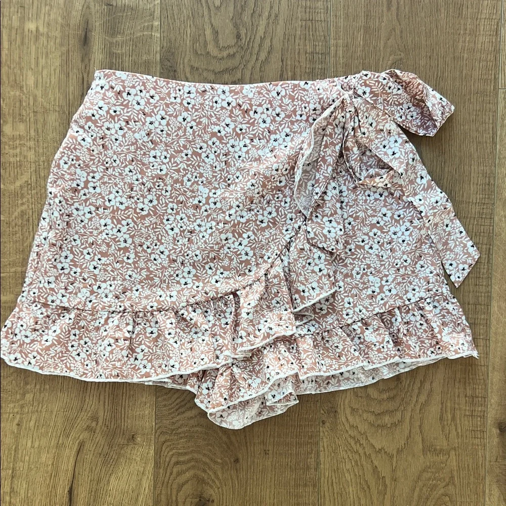 SHEIN Floral Ruffle Skort in Pink and White Size S